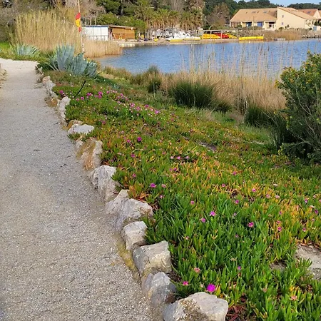 Maisonnette Au Bord De L Etang Leucate Extérieur photo