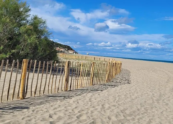 Maisonnette Au Bord De L Etang
